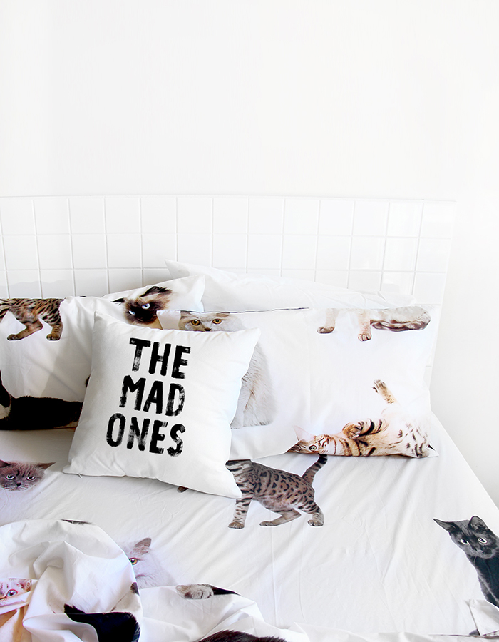 lifesize-cat-queen-bed-sheet-set-604806